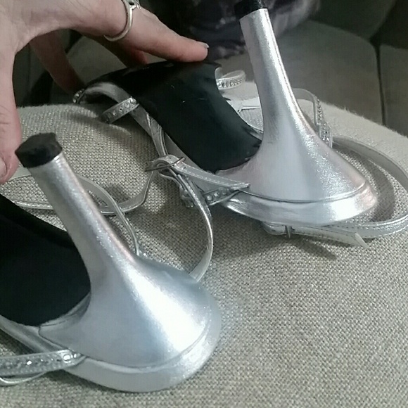 Stuart Weitzman Rhinestone Silver Sandals - Picture 4 of 8